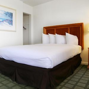 Inlet View Room One Queen Bed